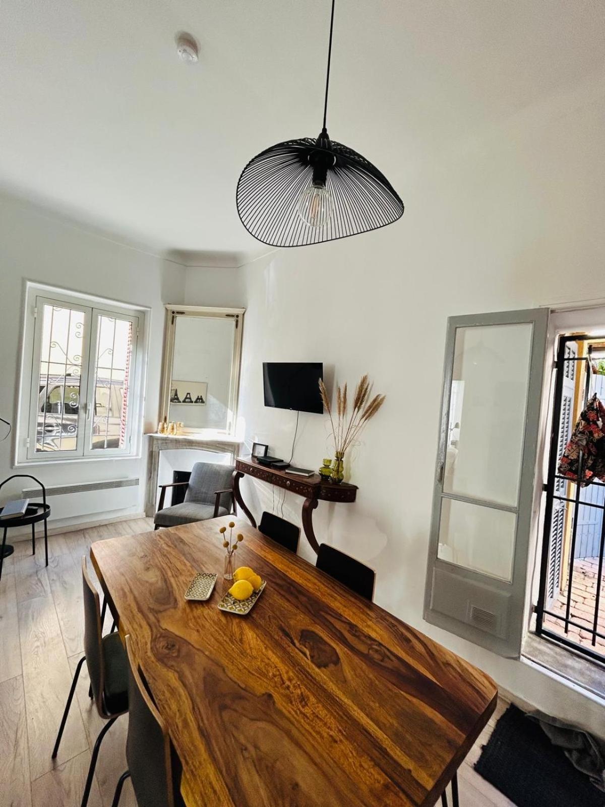 Charmante 3 Zimmer, Stadtwohnung Menton Dış mekan fotoğraf